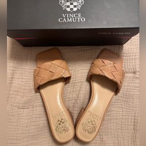 Vince camuto Sentra . 6.5 kitten heels .